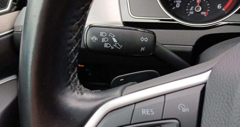 Volkswagen Passat cena 95900 przebieg: 144399, rok produkcji 2019 z Opoczno małe 781